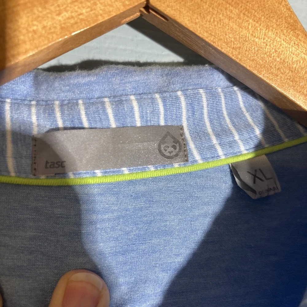 TASC Performance Men's Size X-Large XL Blue Stretchy S/S 3 Button Polo Shirt - Picture 3 of 6